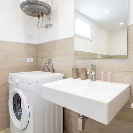 The Onames Flowers Apartment Reitani