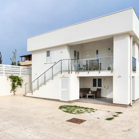 The Onames Flowers Apartment