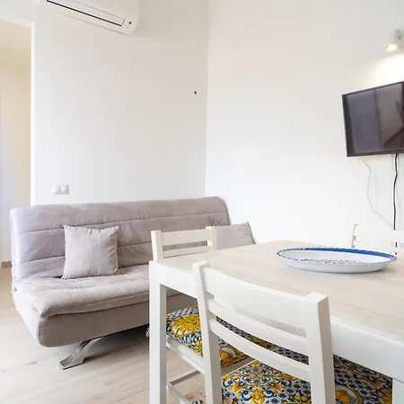 The Onames Flowers Apartment Reitani