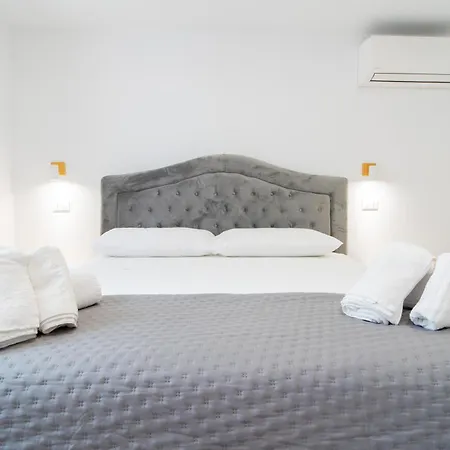 The Onames Flowers Apartment